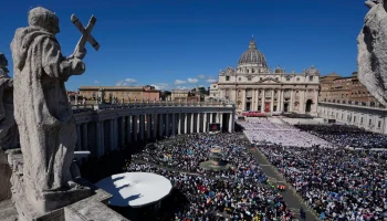 El mundo despide al Papa Francisco: miles de personas asisten a sus exequias en Roma