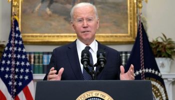 Biden suspende importaciones estadounidenses de petróleo y gas de Rusia