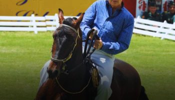 Uribe organiza rifa de caballo para recaudar fondos para proyectos vías 4G en Antioquia