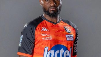 Con 29 años se retira del fútbol y culpa a las vacunas contra el COVID; quiere demandar a los laboratorios
