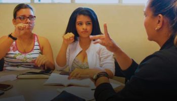 Solo el 5% de jóvenes sordos en Colombia logra acceso a la educación superior