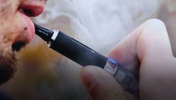Congreso aprueba ley para regular el uso de vapeadores y cigarrillos electrónicos