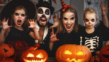 Se acerca la noche de brujitas: aquí te contamos el origen de la festividad en Colombia