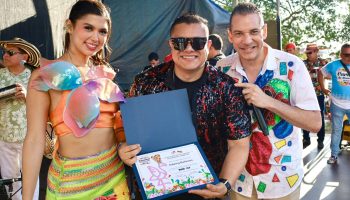El cantante barranquillero de música vallenata, Edwing Ballestas, es galardonado con dos importantes reconocimientos