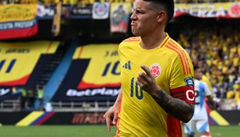 Colombia mantiene el invicto, derrota a Argentina y suma nuevos récords