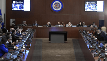 Condena ‘enérgica’ de la OEA tras incursión en la embajada de México en la ciudad de Quito