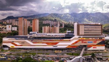 Iniciativas sociales fortalecen la identidad cultural y oportunidades laborales en centros comerciales del país  