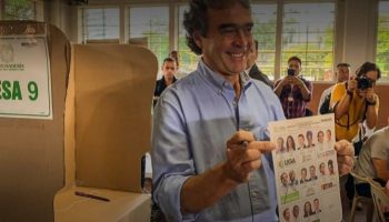 Sergio Fajardo redactará un texto explicando que no votará por Petro
