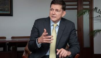 Exministro de justicia del gobierno Duque, denuncia a presidente Petro ante corte internacional
