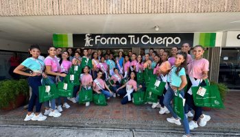 Aspirantes a Miss Teen Universe Colombia calientan motores con jornada de salud y bienestar con Fajas Forma Tu Cuerpo