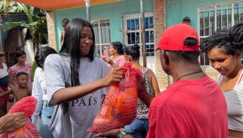 Un gesto de esperanza para Isla de Belén: Cemento País transforma vidas junto a la Reina de Independencia