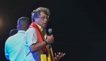 «Seremos gobierno y vamos a transformar Colombia desde este 2022”: Gustavo Petro desde el suroriente de Barranquilla