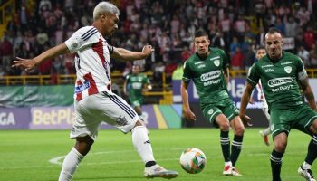 Junior gana con 10 jugadores y deja atrás 11 años de frustración en Bogotá frente a La Equidad